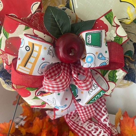 School Wreath,Fall Wreath,Fall Decor,Personalizable Wreath,Back to school, - Picture 5 of 6